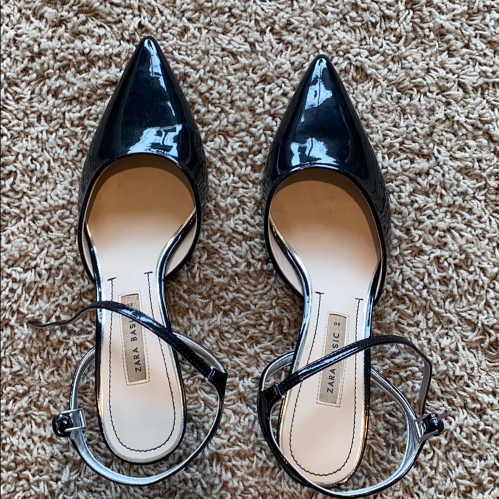 Women’s short heals